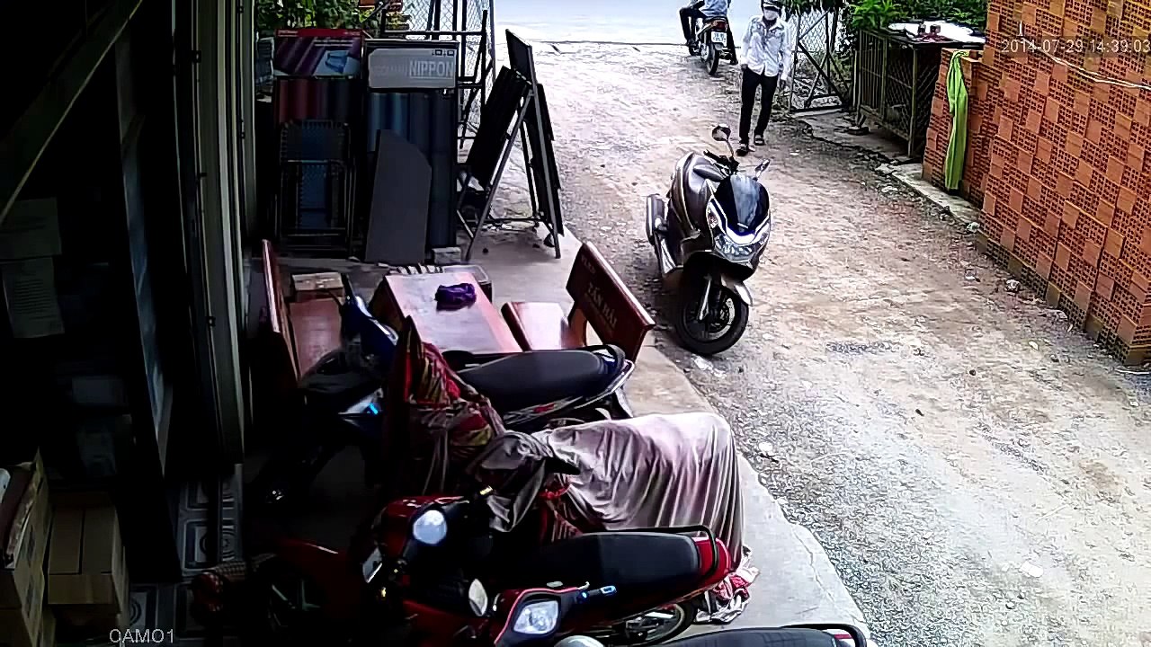 CCTV camera catches bike theft