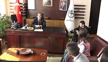 3  23 nisan vali makam ziyareti hazır