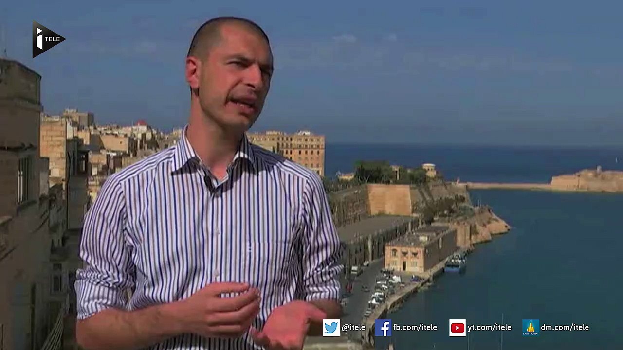 "Les migrants ont un téléphone satellite donné par les passeurs"