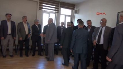 Hakkari'de Kavgalı Aileleri Belediye Görevlileri Barıştırdı