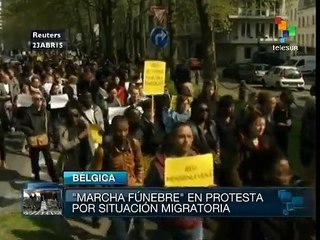 En Bélgica marchan con ataúdes por las tragedias de los inmigrantes