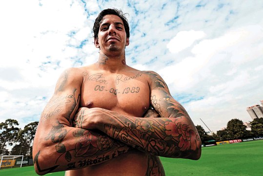 Zagueiro do Verdão mostra marcas do Dérbi e revela apelido da torcida