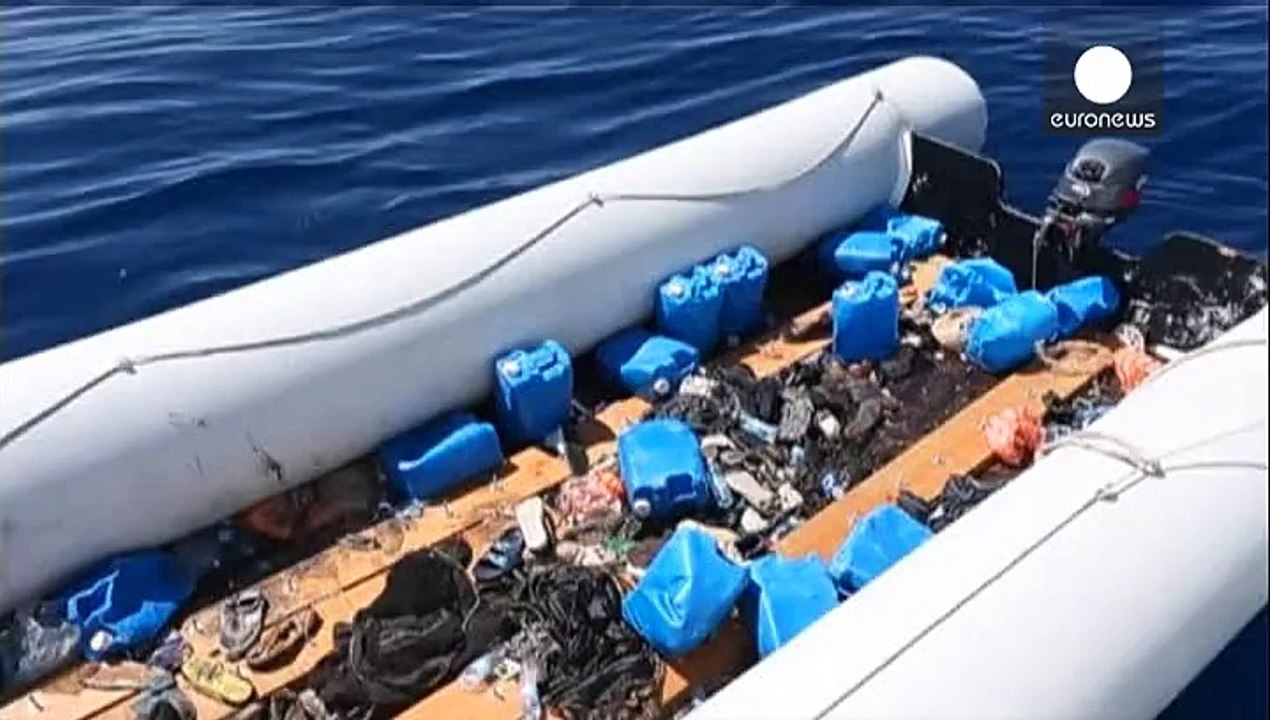 Onlarca mülteci isimsiz tabutlarla toprağa verildi