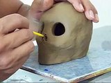 Como hacer una tradicional calavera de barro mexicana (How to make a traditional Mexican clay skull)