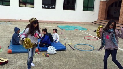 Actuacion de Thais, Fernando, Francisco J., Hugo, Lucia y Jose Antonio de 5ºA