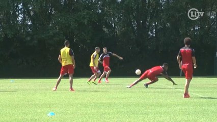 Michel Bastos leva duro nocaute em treino, mas se recupera e faz belo gol