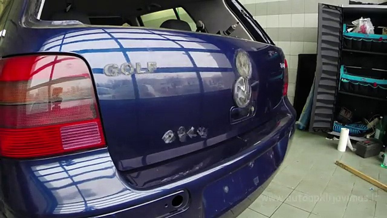 Car Wraps Itself In Plastic In Mesmerizing Stop Motion Video