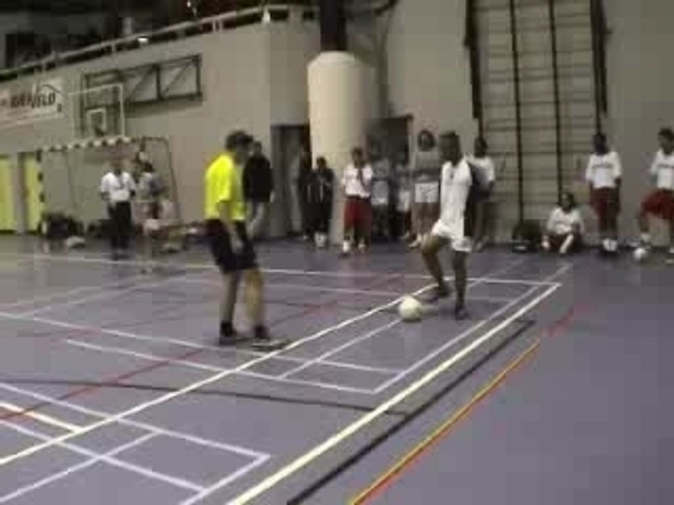 futsal :enorme dribble
