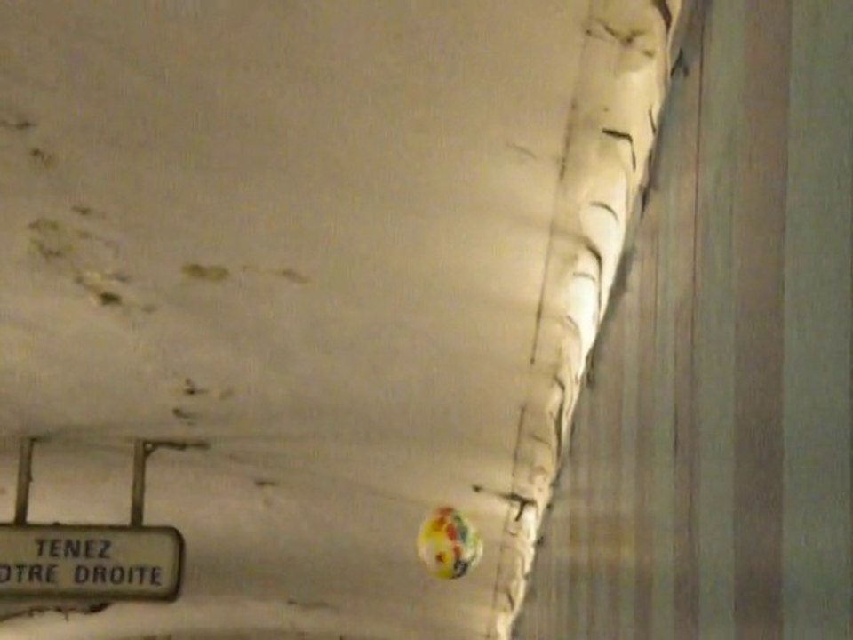 Le ballon discipliné