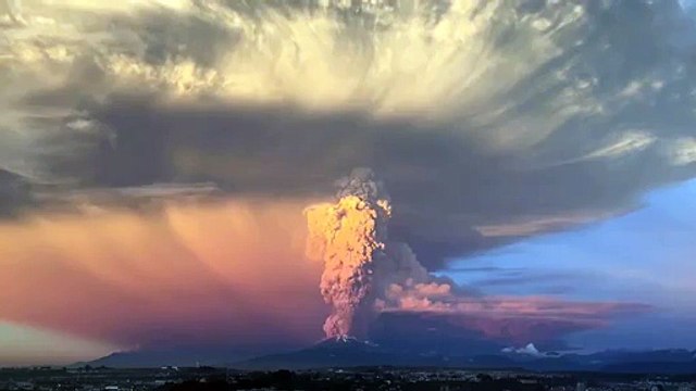 Timelaspe of the Eruption of Calbuco Volcano in chile