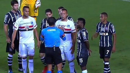 Yıldız oyuncu hakemi kandırmayı başardı