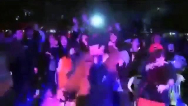 VIDEO : il passe pour la premiere fois à la TV et ca se voit