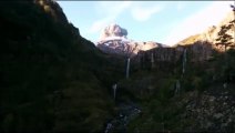 Un touriste filme le moment exact ou le volcan Calbuco explose! Dingue....