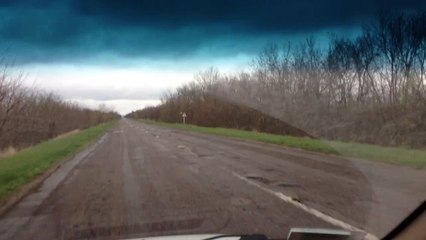 Автодорога Мариуполь-Запорожье после зимы превратилась "в решето"