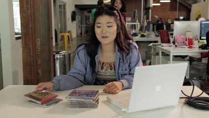 College Kids Rip A CD To An iPod For The First Time