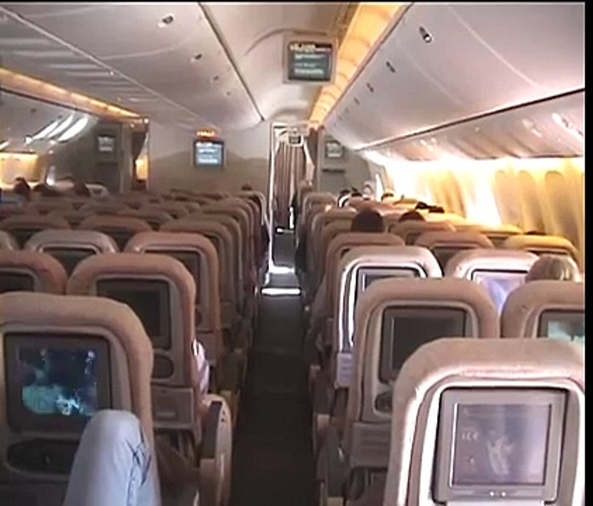 Emirates Airline Economy Class Flight Hamburg - Dubai