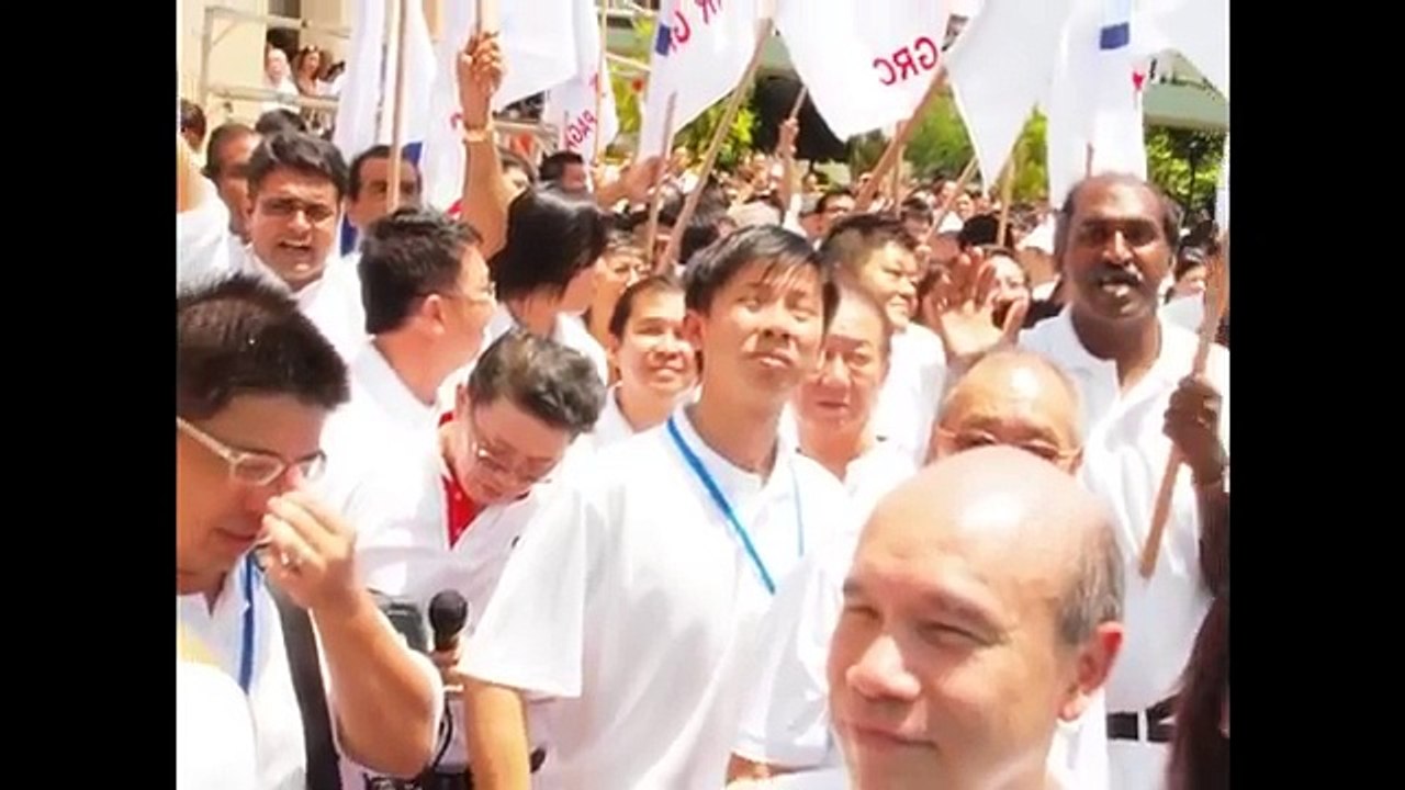 Amos Yee - Lee Kuan Yew Is Finally Dead!