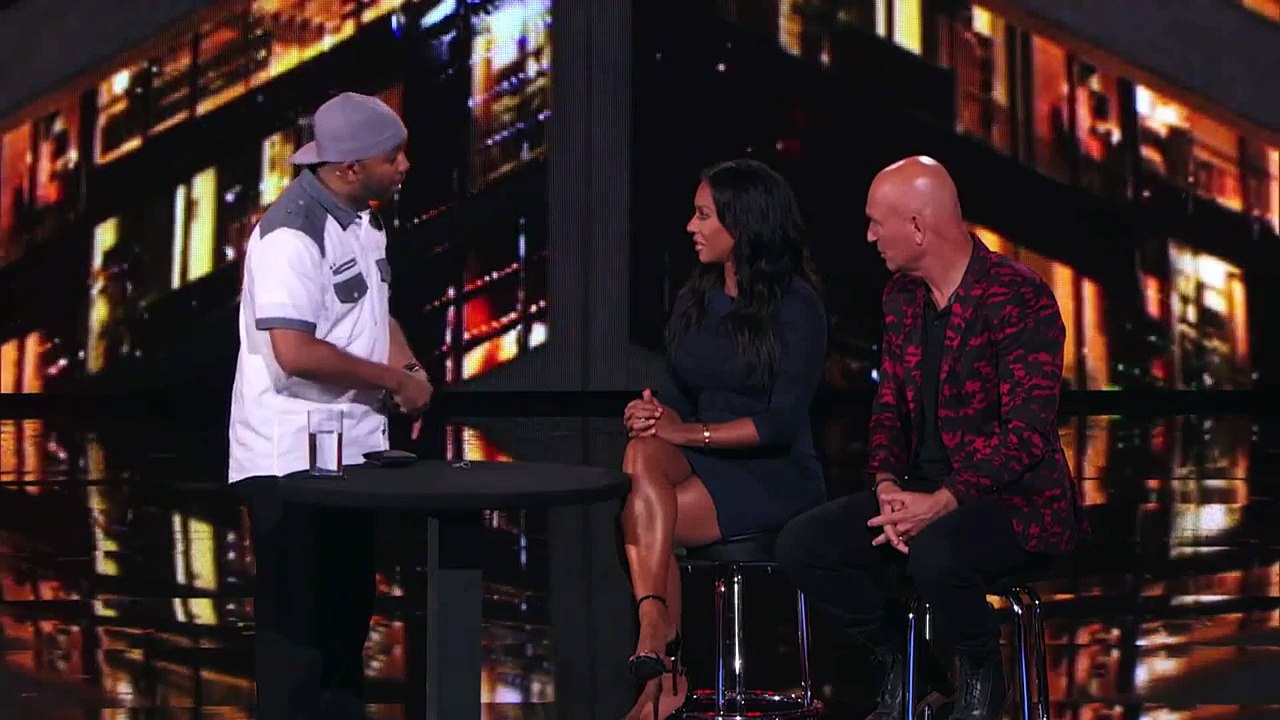 Smoothini Street Magician Makes Money Disappear   America's Got Talent 20141