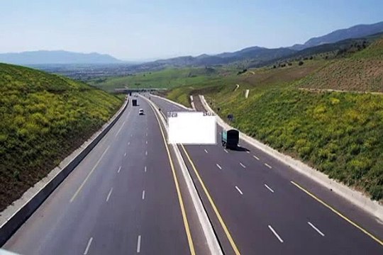 Algerie autoroute Est -Ouest entre Alger et Bouira vidéo officielle .....ath hamdoune