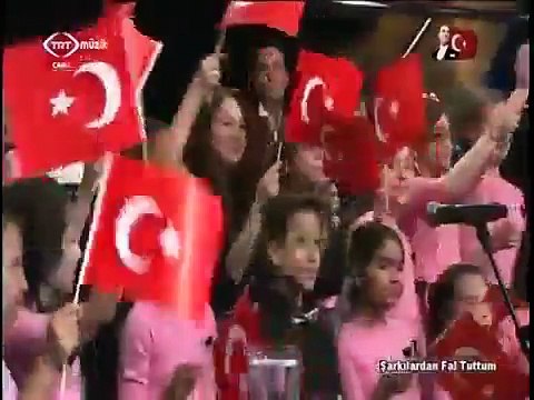 TRT İZMİR RADYOSU ÇOCUK KOROSU / Ağlama Değmez Hayat