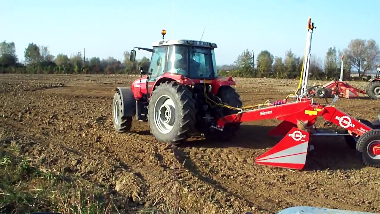 Massey Ferguson 6460 Dyna6 & Same Explorer II 90 Top Laser Levelling 2010