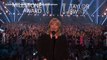 Taylor Swift's mom introduces her daughter at ACM Awards-copypasteads.com