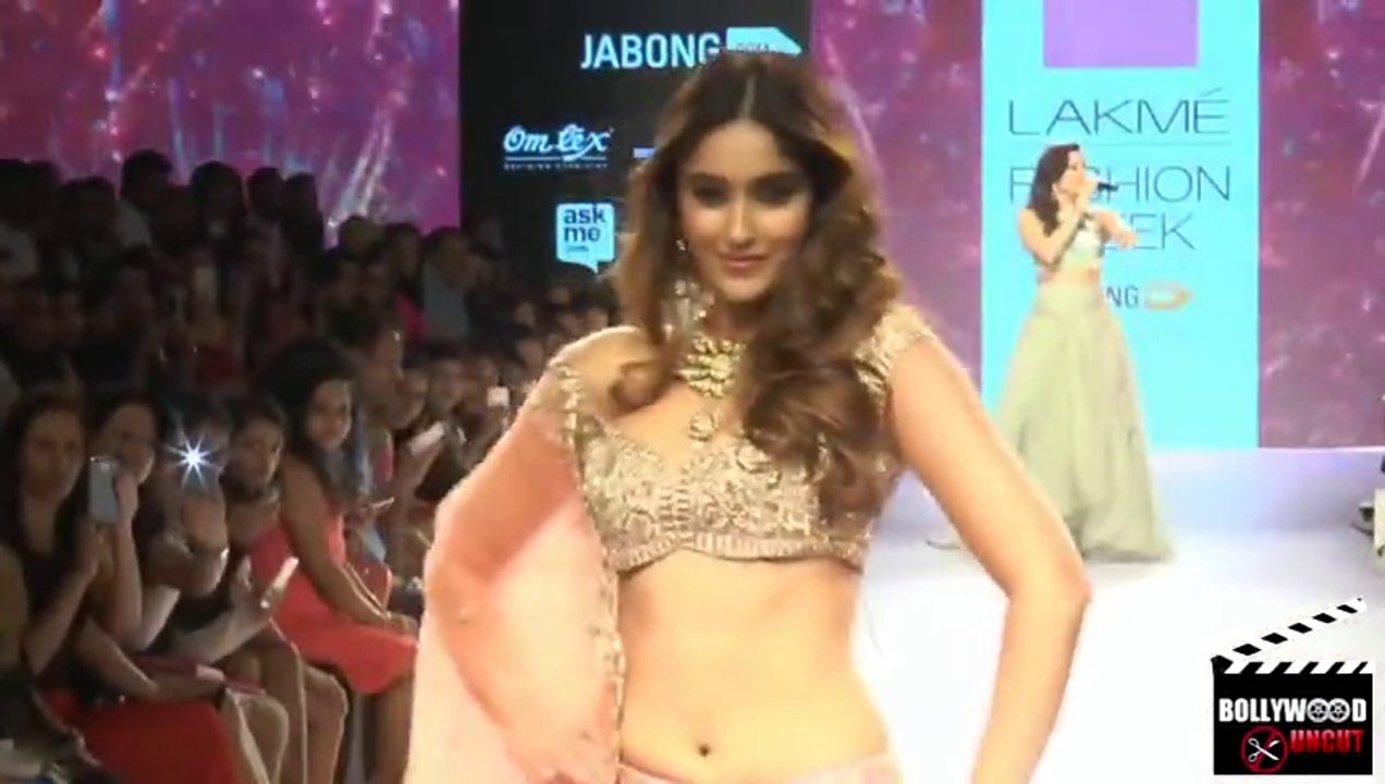 Ileana D'Cruz Showstopper - Designer Anushree Reddy - Lakmé Fashion Week 2015