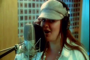 Jenni Rivera le canta a Eva Luna