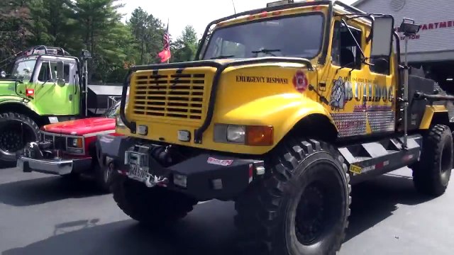 Bulldog 4x4 Firetruck The Ultimate Wildland 4X4 Pumper Truck (54 Hemmit Tires)