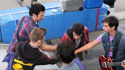 Victoria Justice (Make It In America Tour)- Max Schneider Update #2