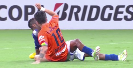 İspanyol Futbolcu, Rakibine Önce Faul Yaptı Ardından Yumruk Attı