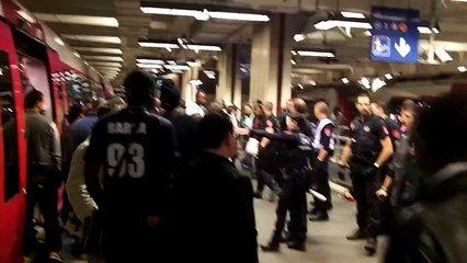 africains contre la police SNCF à Gare du Nord