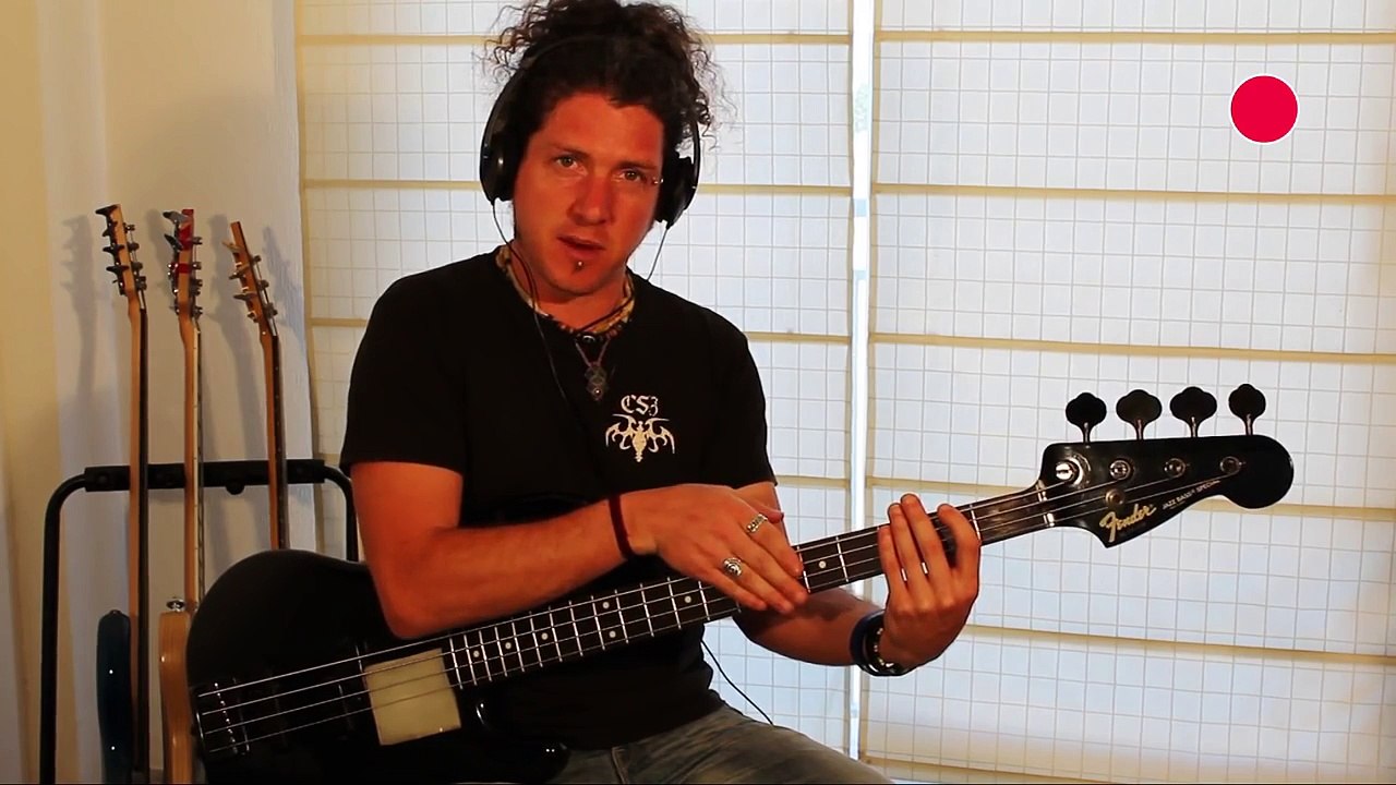 ¿Cómo crear una buena línea de bajo SLAP con un DESLIZ? - Clases de bajo por Rafa Beltrán.