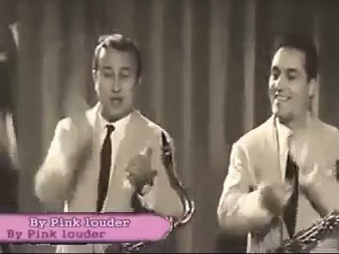 Yolanda Be Cool - We No Speak Americano (Video edit by Pink louder)