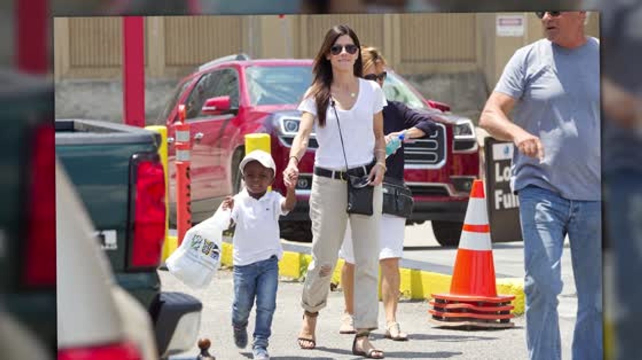 Sandra Bullock habla sobre rumores de expandir su familia