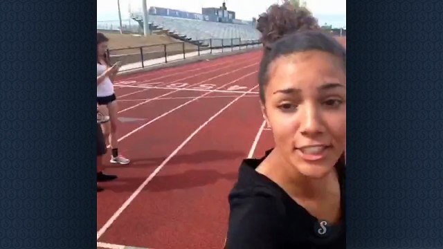 Tirer les cheveux des filles en criant YAGA !