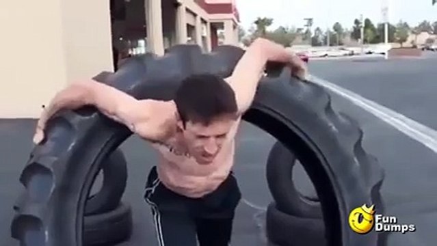 Parce-que le Hula Hoop c’est trop facile n'est-ce-pas ?