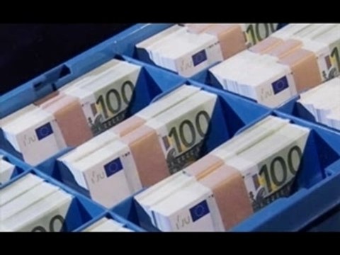 Sourate 104 ♥ Coran Lu en Français ♥ Marie Kettani ♥ مــاري الـكـتـانــي