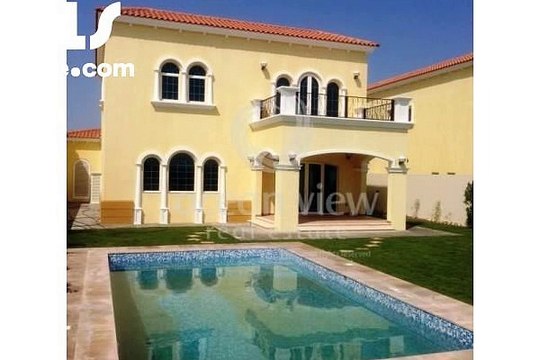 Large 3BR plus Maid Legacy Villa with Private pool in Jumeirah Park