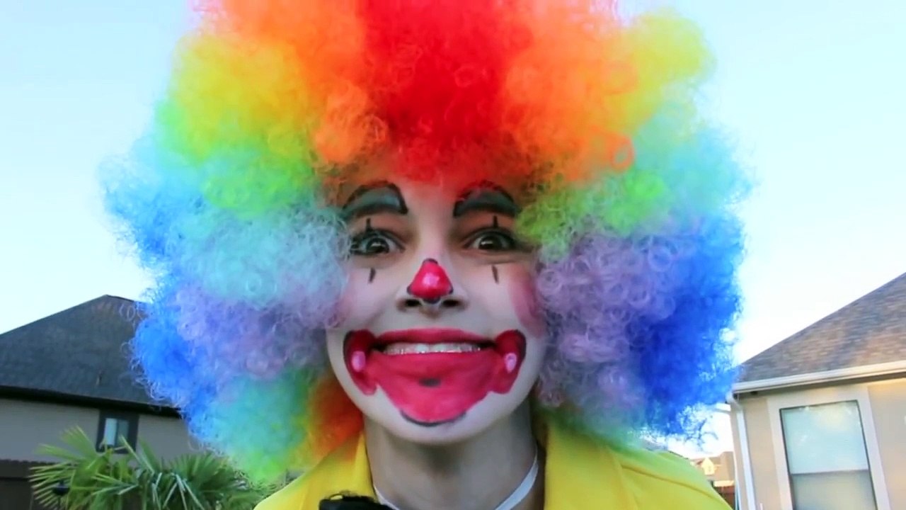 The Singing Clown!