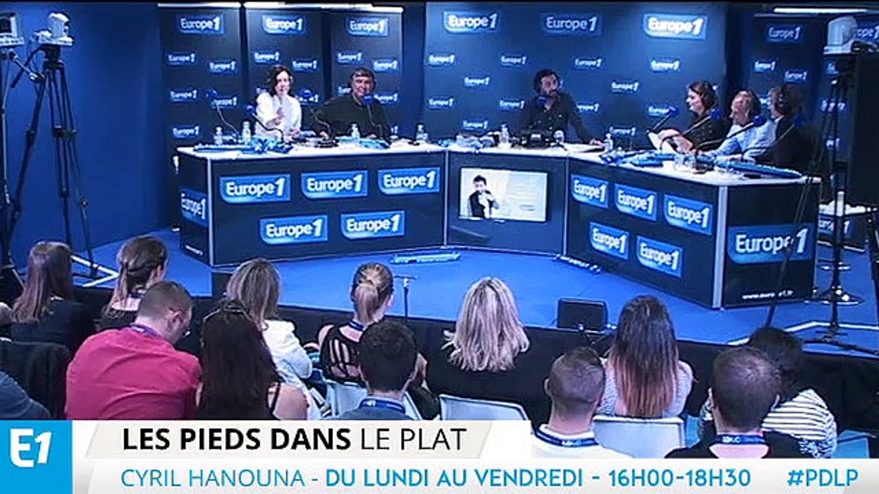 Duel de blagues entre Valérie Benaïm et Jean-Pierre Foucault