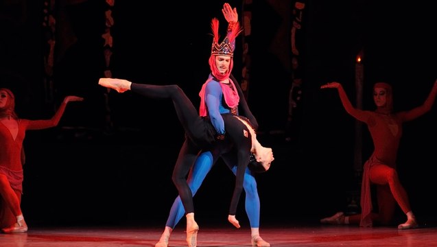 Виктория Терешкина, Владимир Шкляров, Екатерина Осмолкина - Легенда о любви