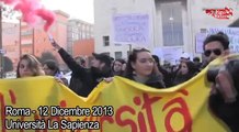 Roma, scontri all'Università La Sapienza fra studenti e polizia