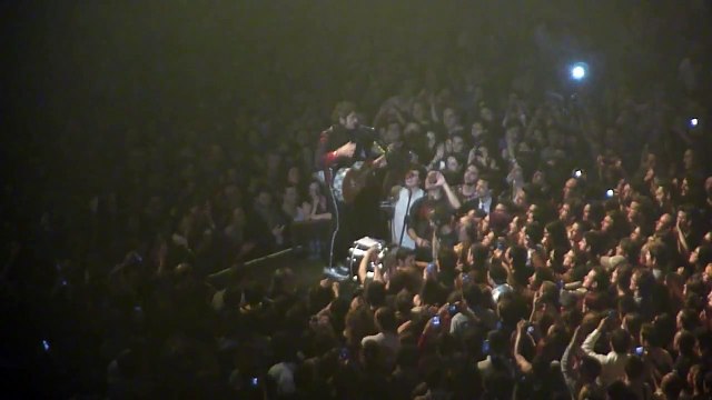 Matthieu Chedid & Camille - Qui de Nous Deux Live @ Bercy, Paris, 2013 HD