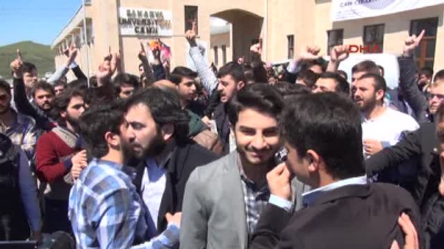 Sakarya Üniversitesi'nde Bahar Şenliği Karşıtı Gösteri