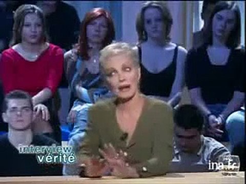 MARIE LAFORET DIT LA VERITE SUR LES ILLUMINATIS LES FRANC-MACONS ETC