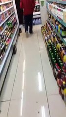 Vous ne devinerez jamais ce qui se cache sous ce supermarché