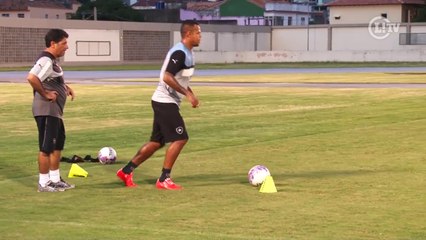 Bill treina forte para estar em campo na final contra o Vasco