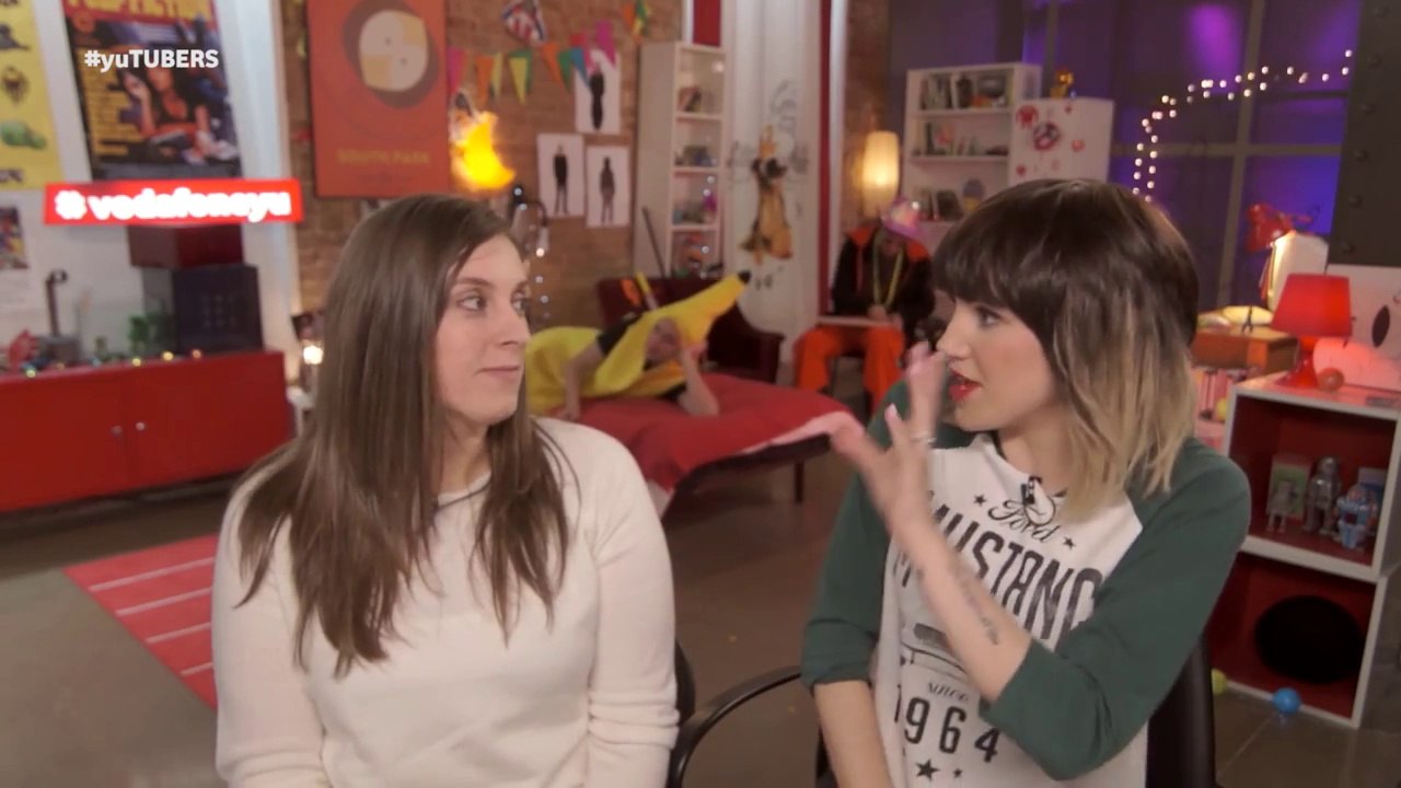 yuTUBERS 11: Angy entrevista con @Sarinha_3