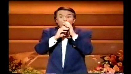 Salvatore ADAMO - l'Artiste - (dedicated to Federico Fellini) - (Lyric & Music: Salvatore Adamo)